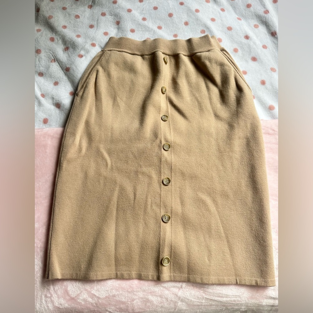 ZYIA Elegant Tan Button-Down Skirt
Size XXXL